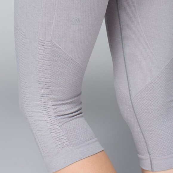 Lululemon In The Flow Crop II Heathered Medium Grey - Picture 7 of 13